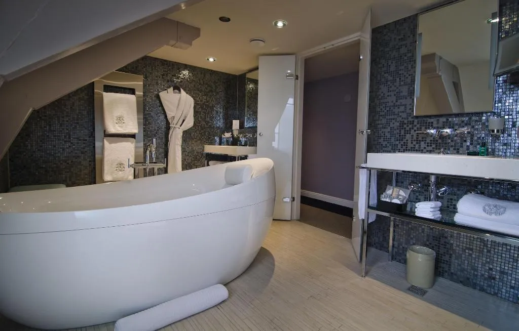 SUITE KING SIZE BED Room, Sofitel Legend the Grand Amsterdam, Amsterdam