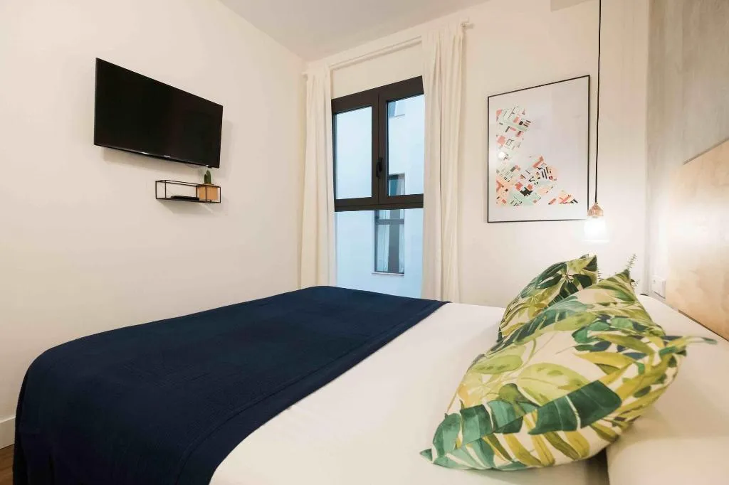 Room, Magatzem 128, Barcelona