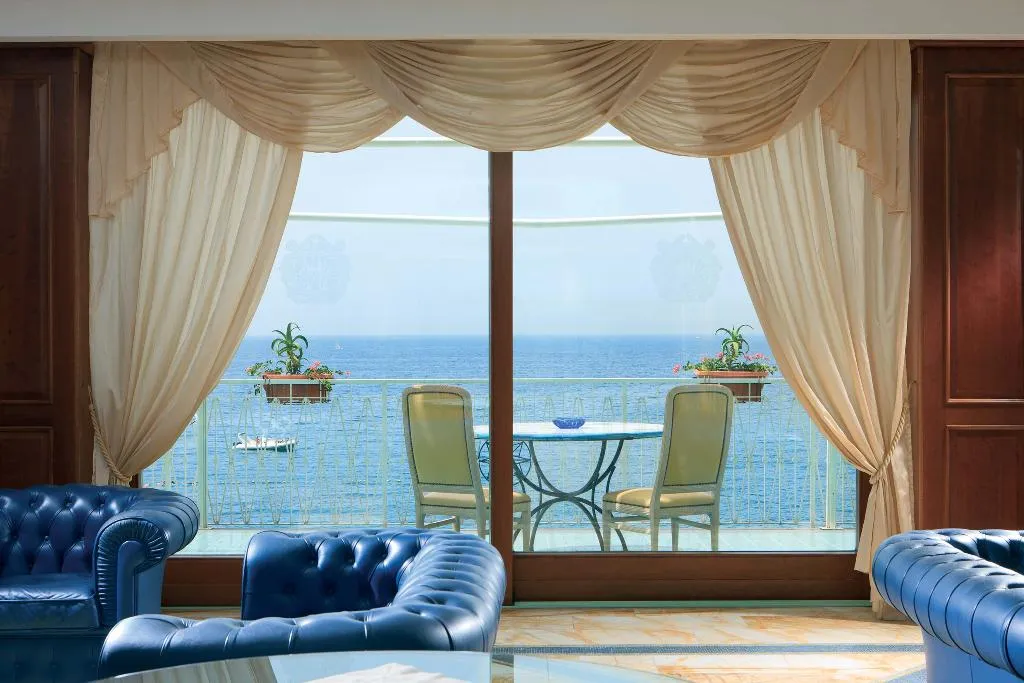 Lobby, Alimuri Bay Resort, Naples