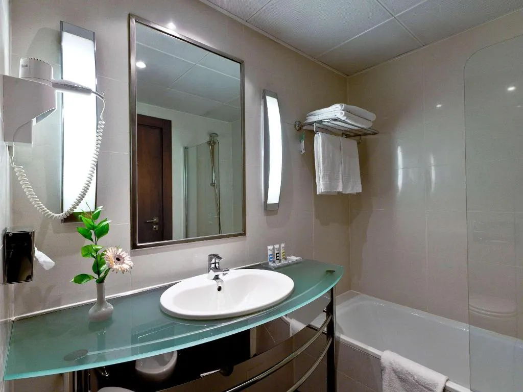 DOUBLE STANDARD Room, Mercure Lisboa Hotel, Lisbon