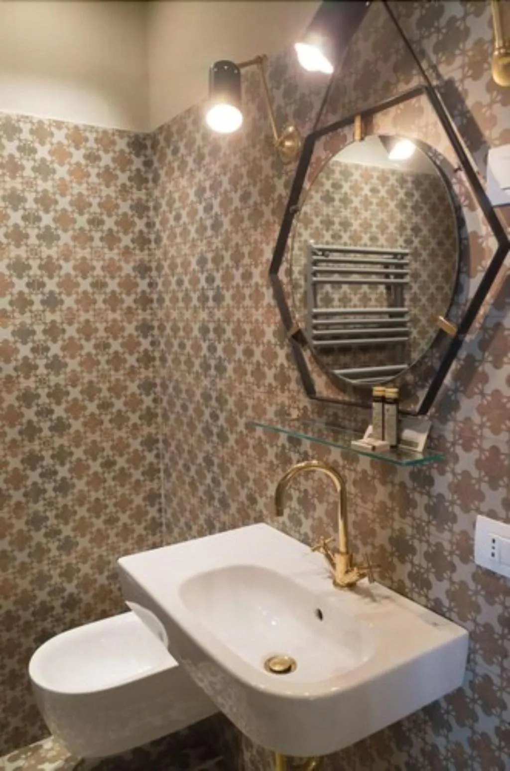 Room, La Fonderia Firenze, Florence