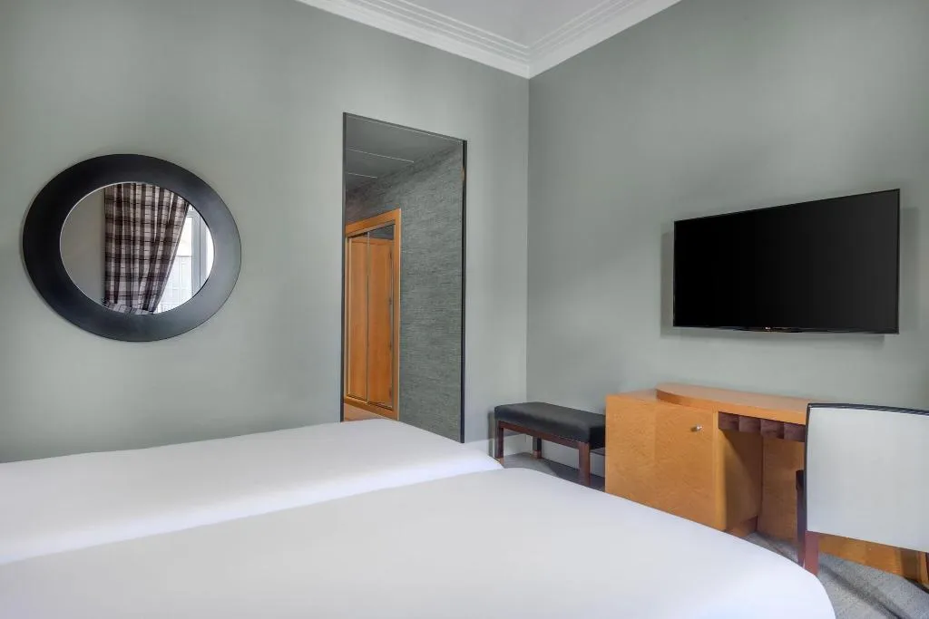 Double or Twin CITY VIEW QUEEN BED Room, Larios Málaga, Costa Del Sol