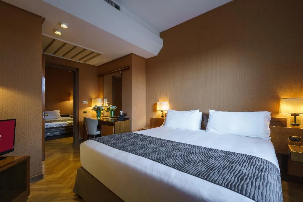 Double or Twin CONNECTING ROOM Room, Exe Majestic, Naples