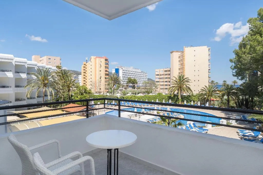 STUDIO SUPERIOR POOL VIEW Room, Sol Lunamar Palmanova Apartamentos, Majorca
