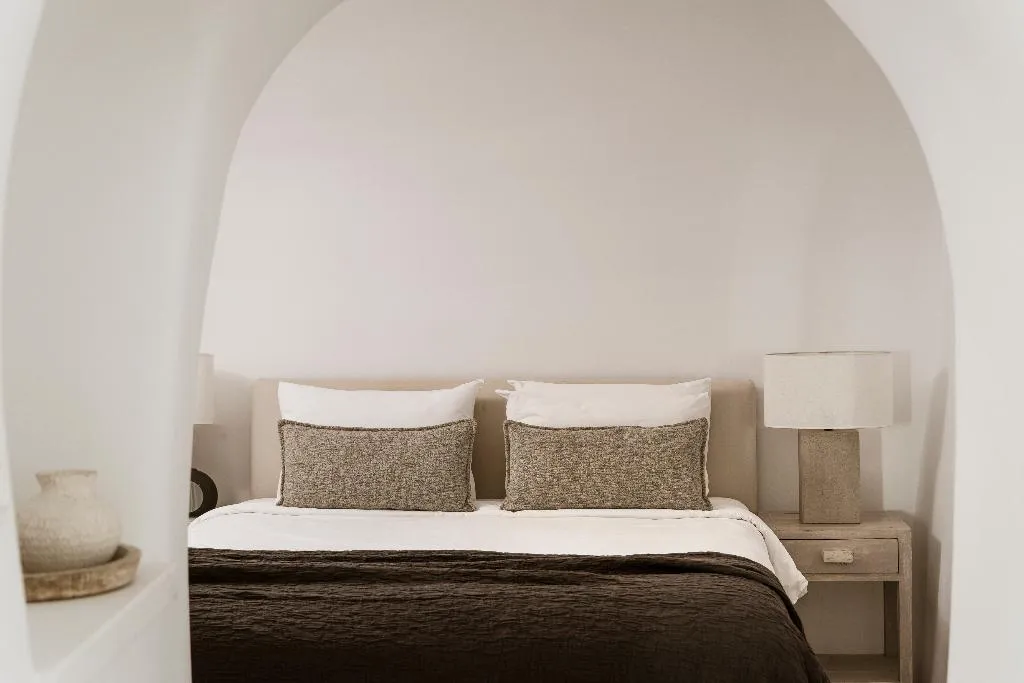 SUITE WITH PRIVATE POOL Room, Aqua Luxury Suites, Santorini