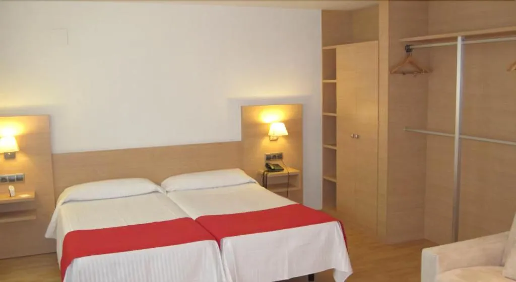 Room, Bag, Valencia