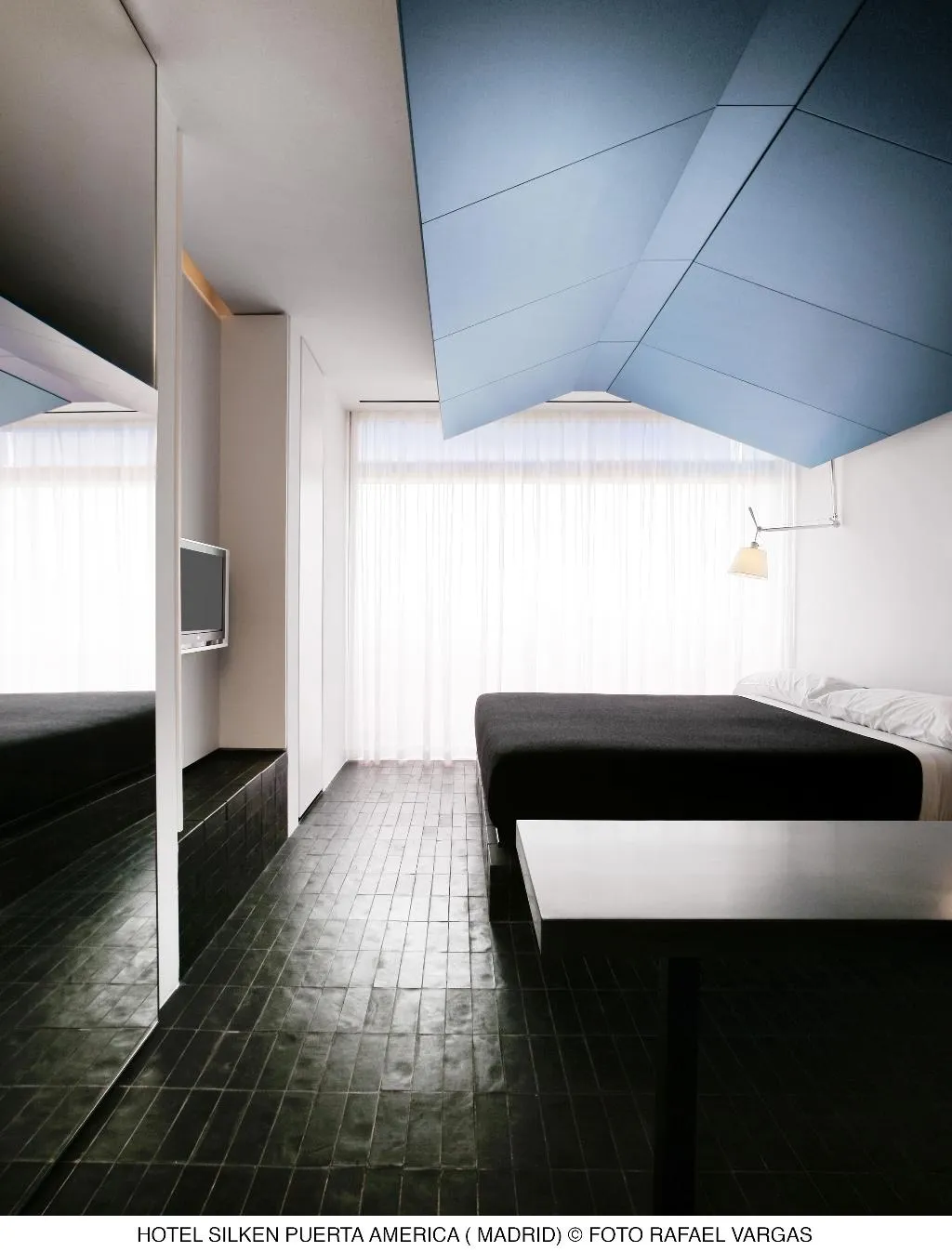 DOUBLE SINGLE USE STANDARD Room, Puerta America Madrid, Madrid