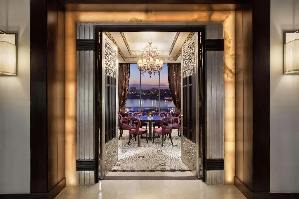 Bar, Fairmont Nile City, Cairo