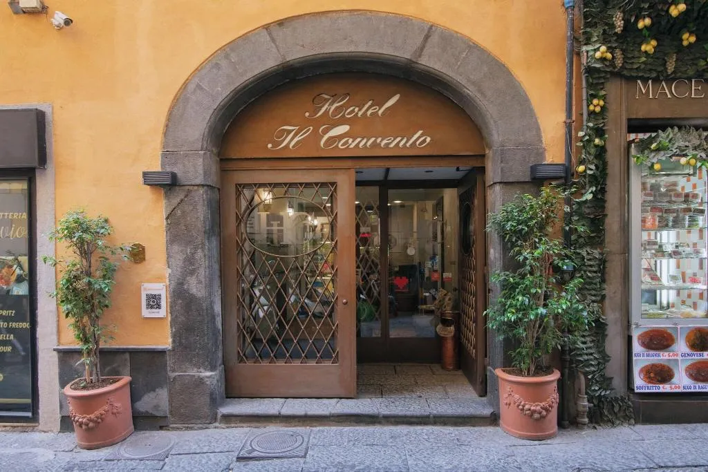 General view, Il Convento, Naples