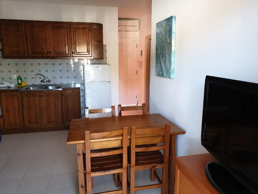 Room, Piscis, Menorca