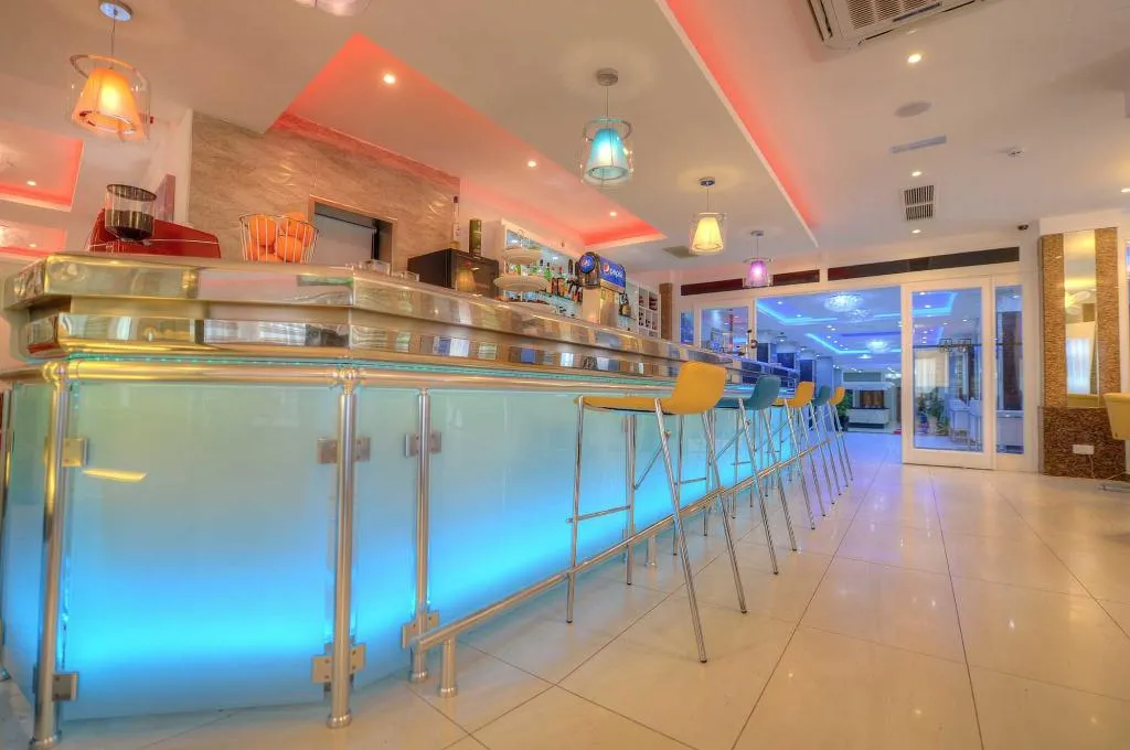 Bar, Alexandra Hotel, Malta