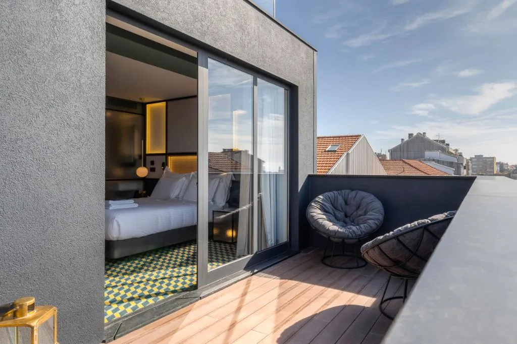 DOUBLE SUPERIOR WITH BALCONY Room, The Convo Porto Hotel & Suites, Porto