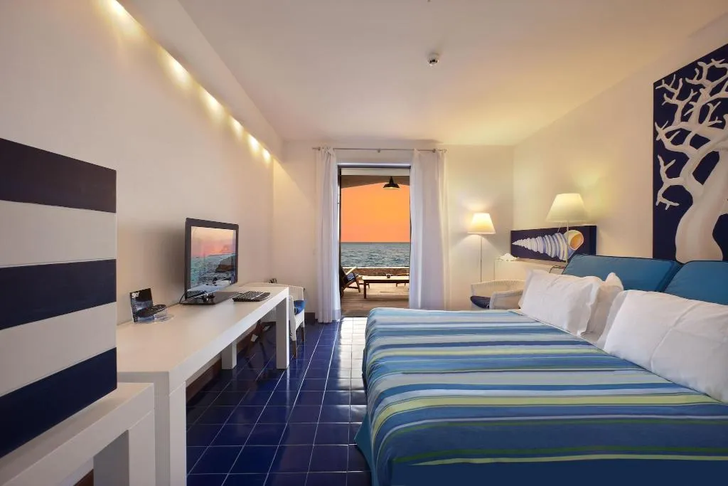 Room, Capo La Gala Hotel & Wellness, Naples