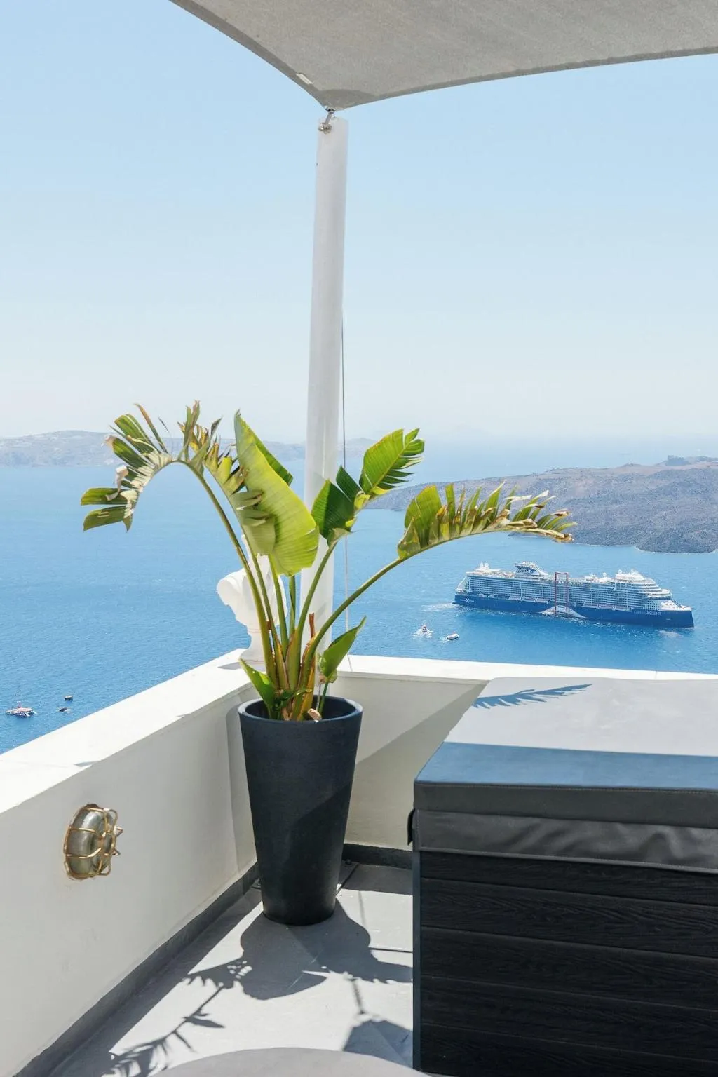 General view, Kastro Suites, Santorini