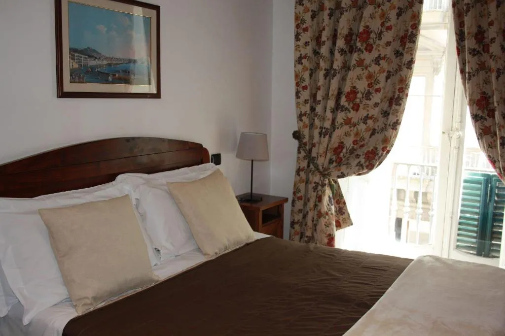 Room, La Locanda Dell Arte, Naples