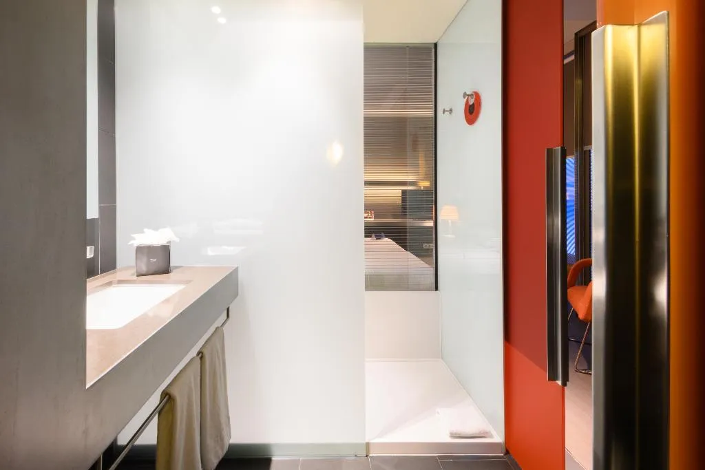 DOUBLE STANDARD Room, Soho, Barcelona