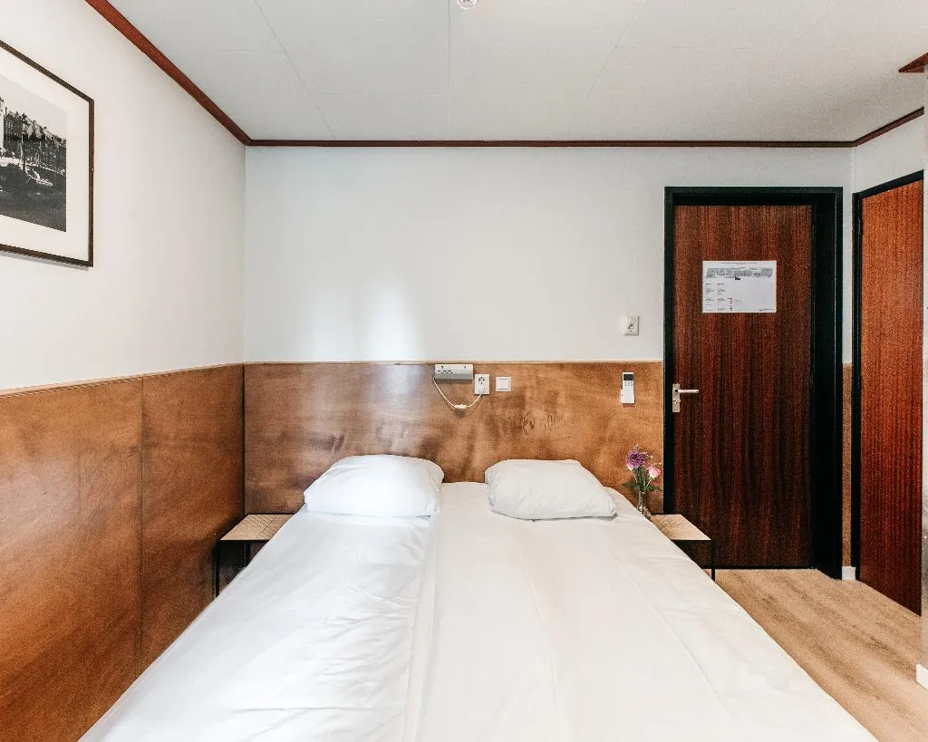 DOUBLE STANDARD Room, Hotel Van Gelder, Amsterdam
