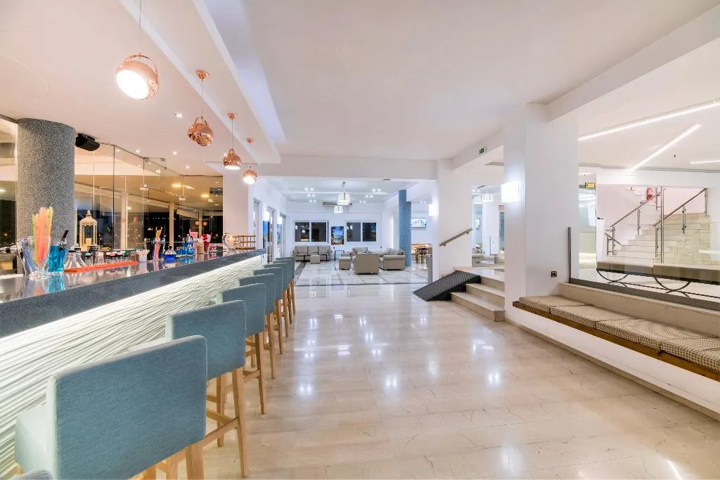 Bar, Horizon Beach Hotel, Crete