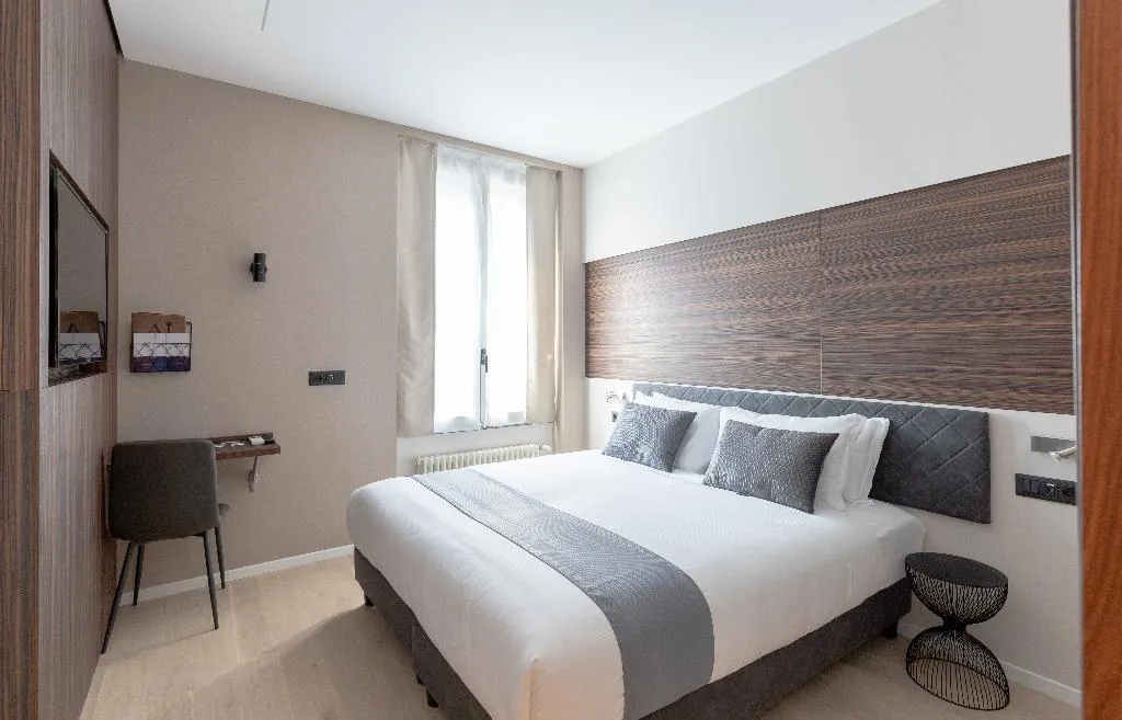 Double or Twin SUPERIOR Room, AH - Duomo Essence, Milan