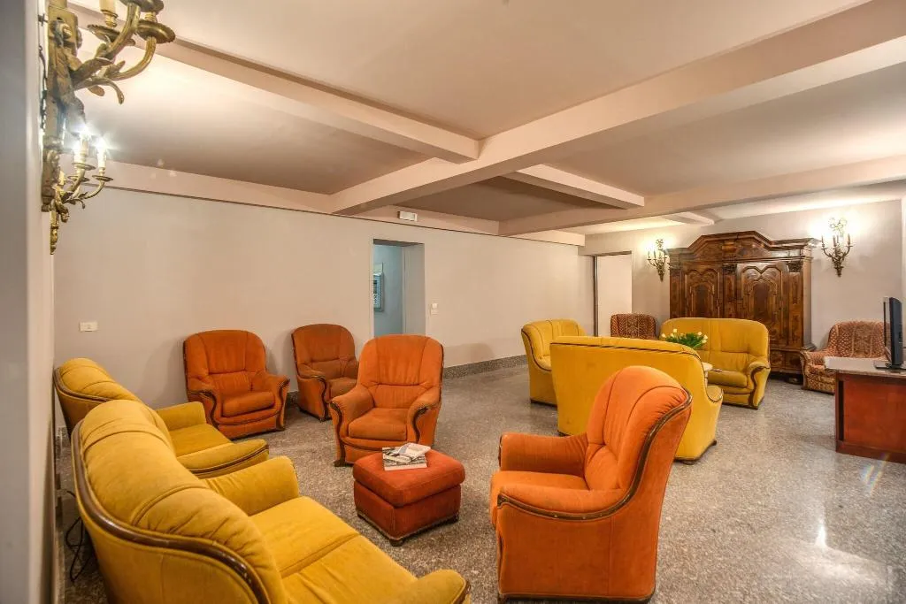 Lobby, Madison, Rome