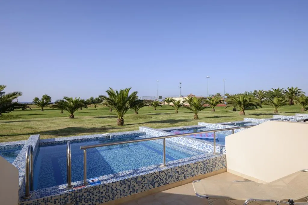 SUITE WITH PRIVATE POOL Room, Vantaris Palace, Crete