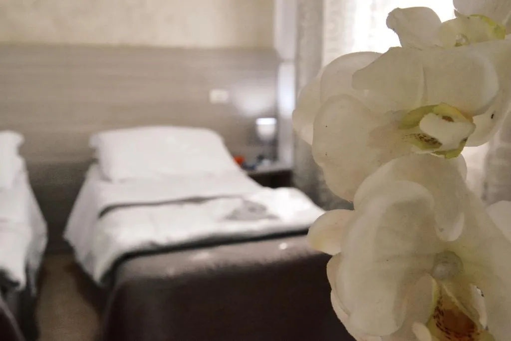 DOUBLE STANDARD Room, Colombo, Naples