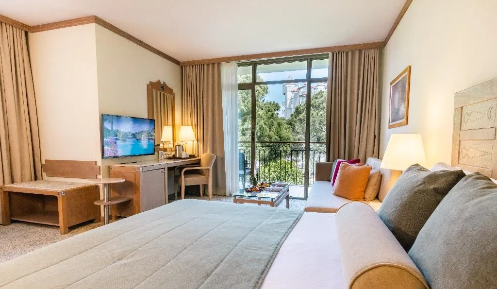 JUNIOR SUITE STANDARD Room, Gloria Verde Resort, Antalya