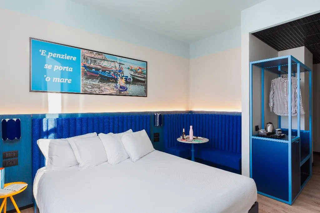 Double or Twin WITH BALCONY Room, CX Naples Centrale, Naples