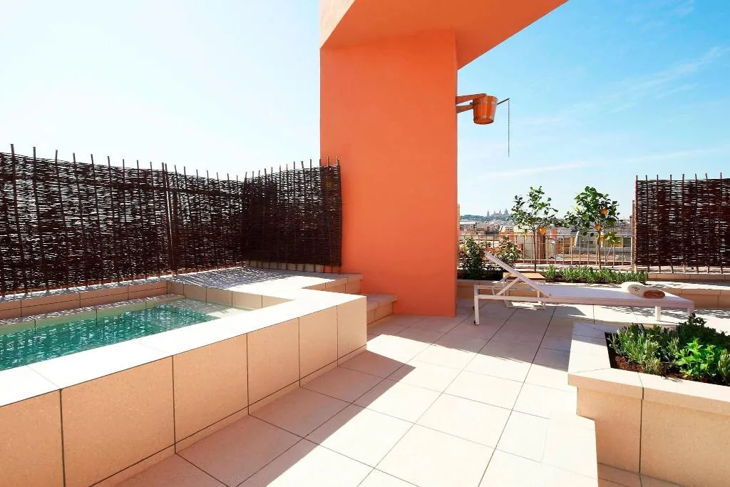 Sports and Entertainment, Le Meridien Barcelona, Barcelona