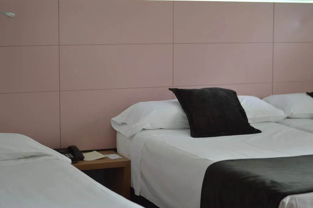 TRIPLE STANDARD Room, Hotel Chamartin the One, Madrid