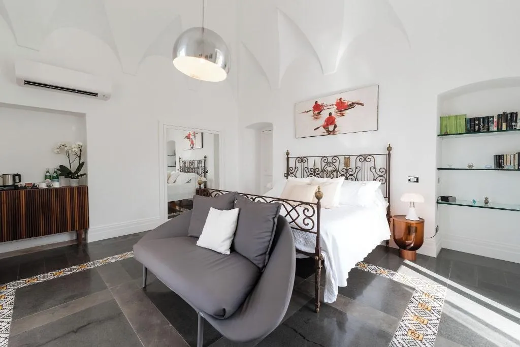 SUITE SEA VIEW KING BED Room, Villa Magia, Naples