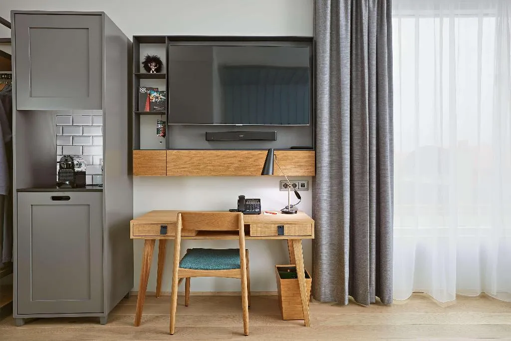 DOUBLE PREMIUM KING BED Room, Canopy by Hilton Reykjavik City Centre, Reykjavik