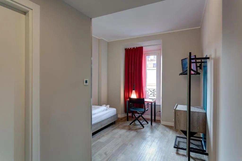 Room, Meininger Roma Termini, Naples