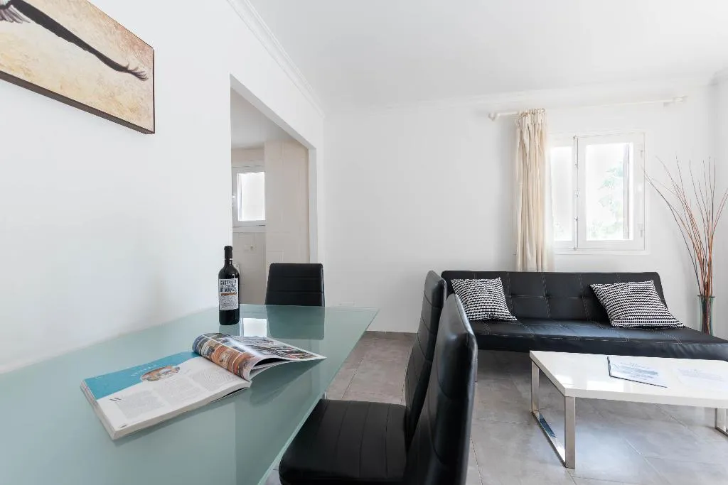 APARTMENT TWO BEDROOMS WITH TERRACE Room, Acapulco Apartments, Majorca