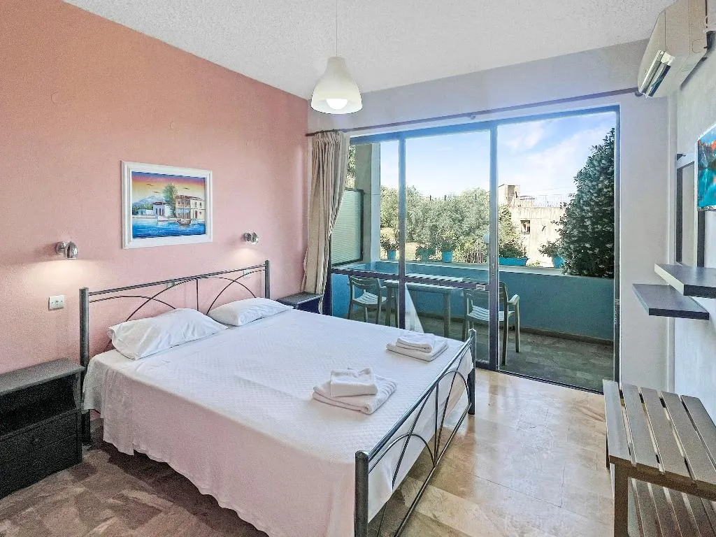 APARTMENT CAPACITY 5 Room, Andromaches Holiday apartments, Corfu
