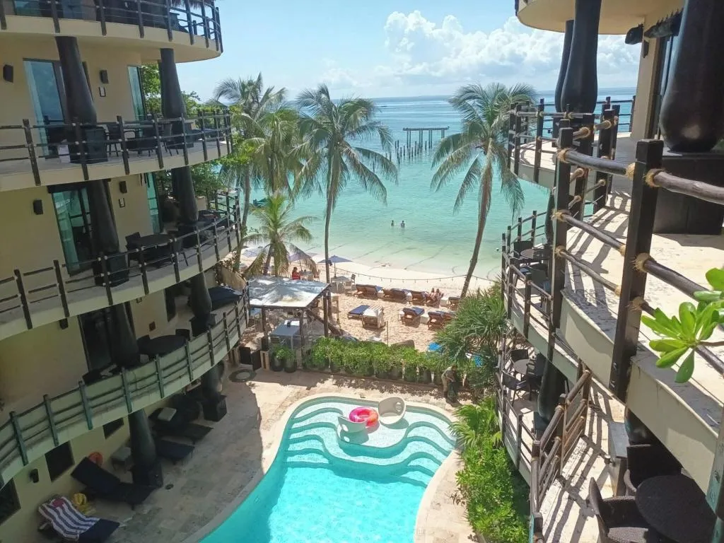 Beach, El Taj Ocean Front and Beachside Condo Hotel, Playa Del Carmen