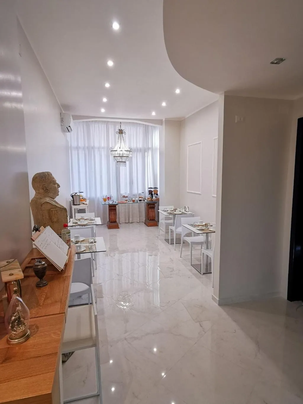 Restaurant, Residenza Borbonica, Naples