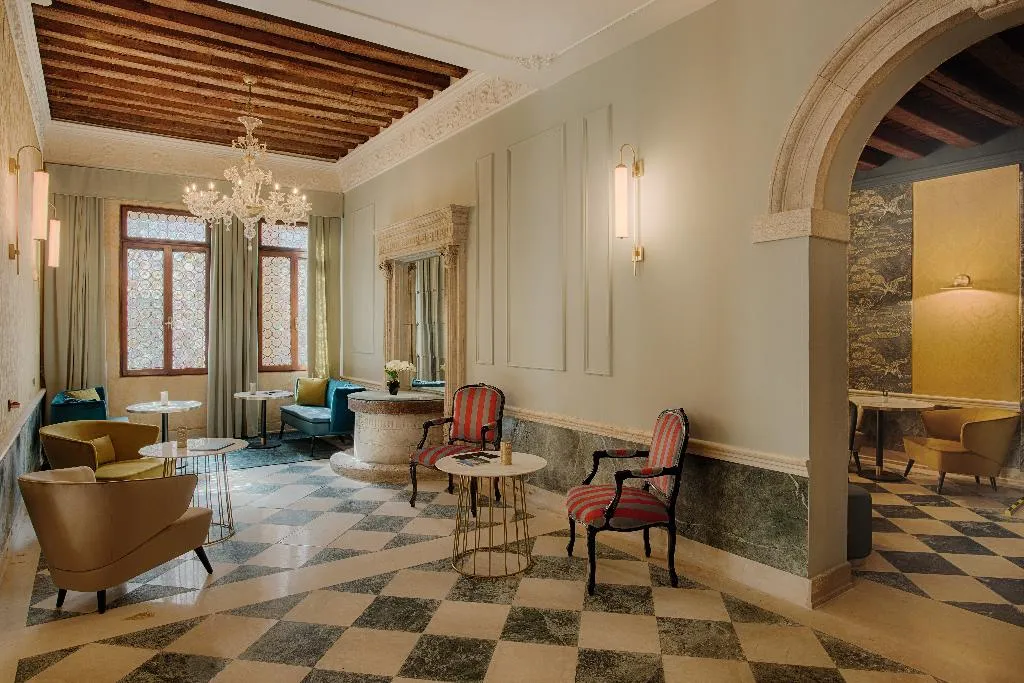 Lobby, NH Venezia Santa Lucia, Venice