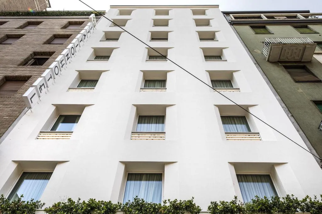 General view, 43 Station Hotel, Milan