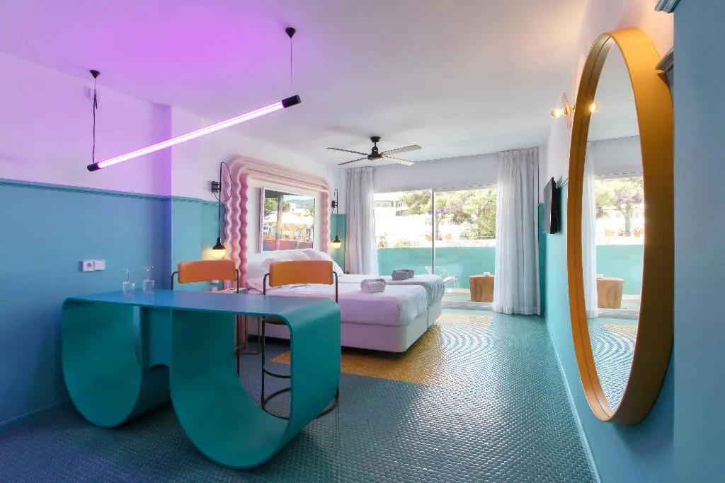 JUNIOR SUITE CAPACITY 1 Room, Paradiso Art Hotel, Ibiza