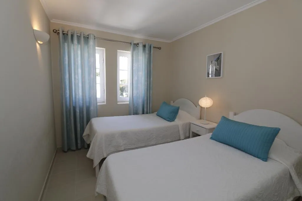 APARTMENT THREE BEDROOMS Room, Apartamentos The Old Village by Village 4u, Algarve