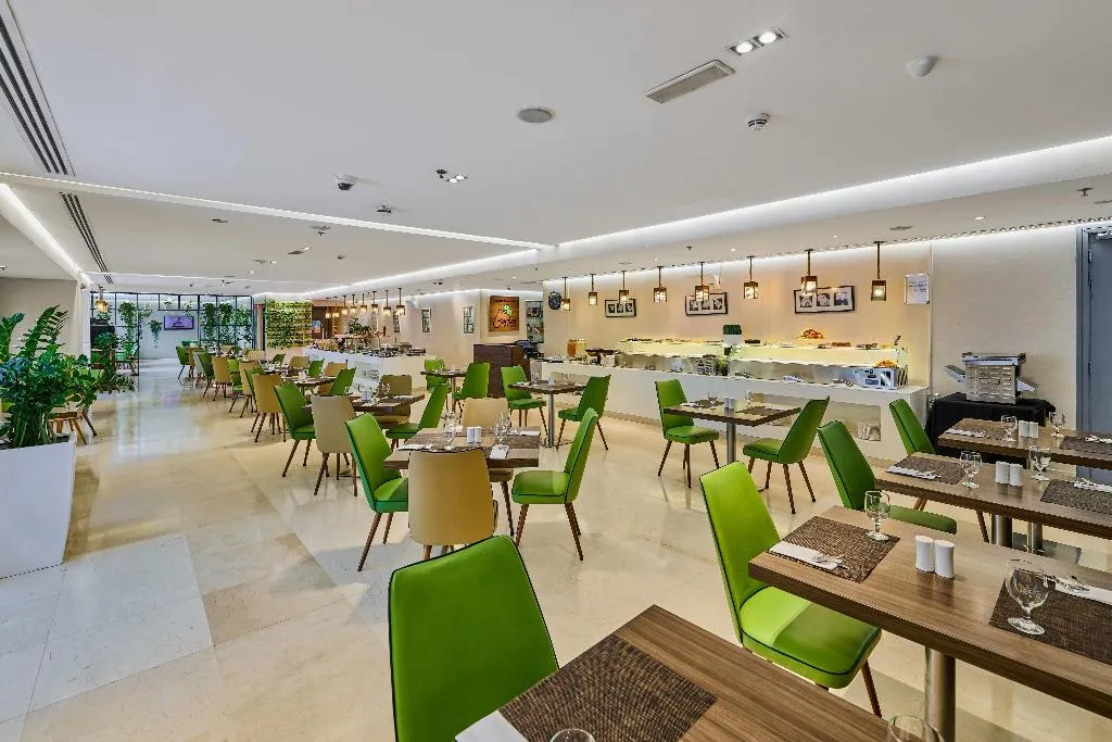 Restaurant, Ramada Hotel & Suites by Wyndham JBR, Dubai