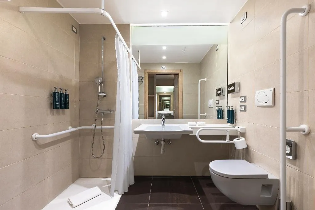 DOUBLE KING SIZE BED Room, Hilton Garden Inn Venice Mestre San Giuliano, Venice