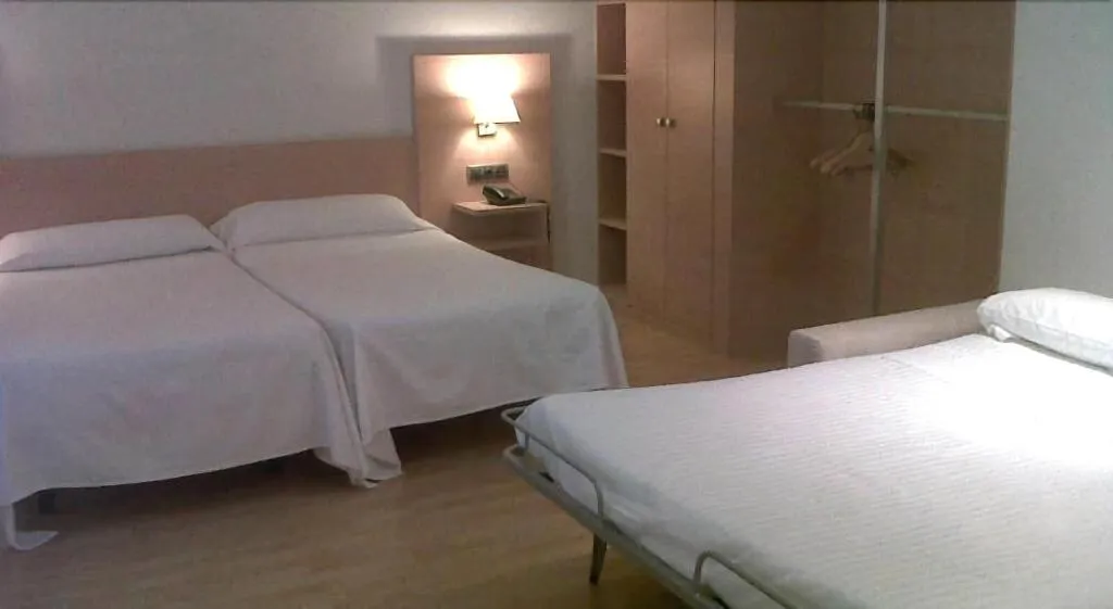 Room, Bag, Valencia
