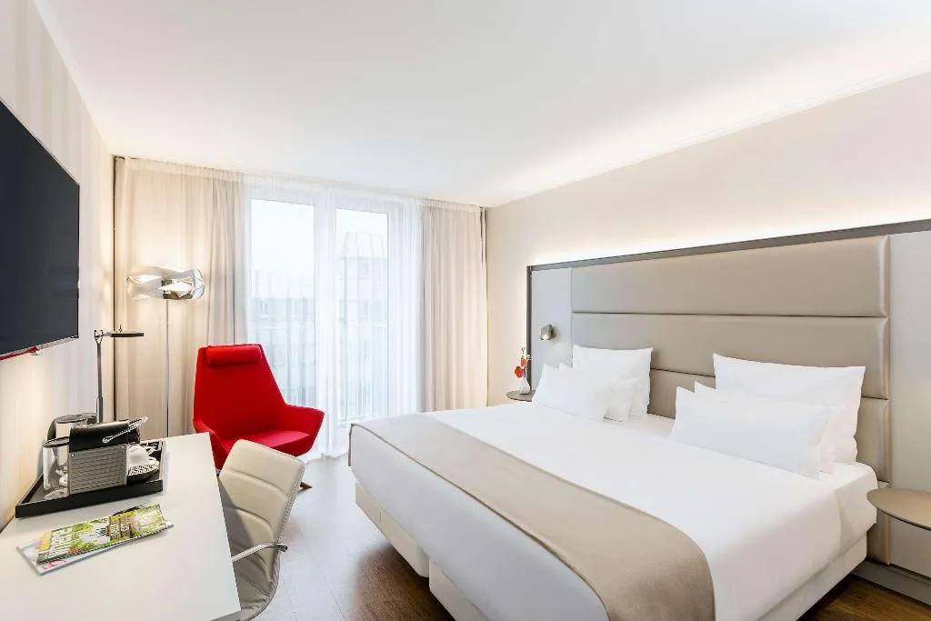 DOUBLE PREMIUM Room, NH Collection Berlin Mitte am Checkpoint Charlie, Berlin