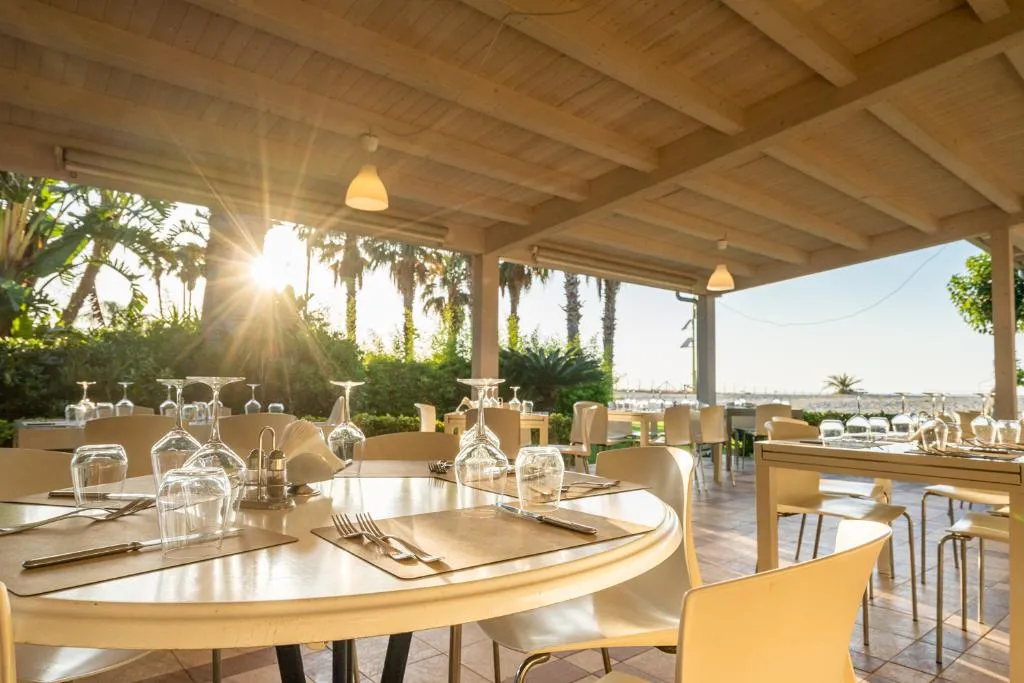 Restaurant, Le Dune Beach Club, Catania