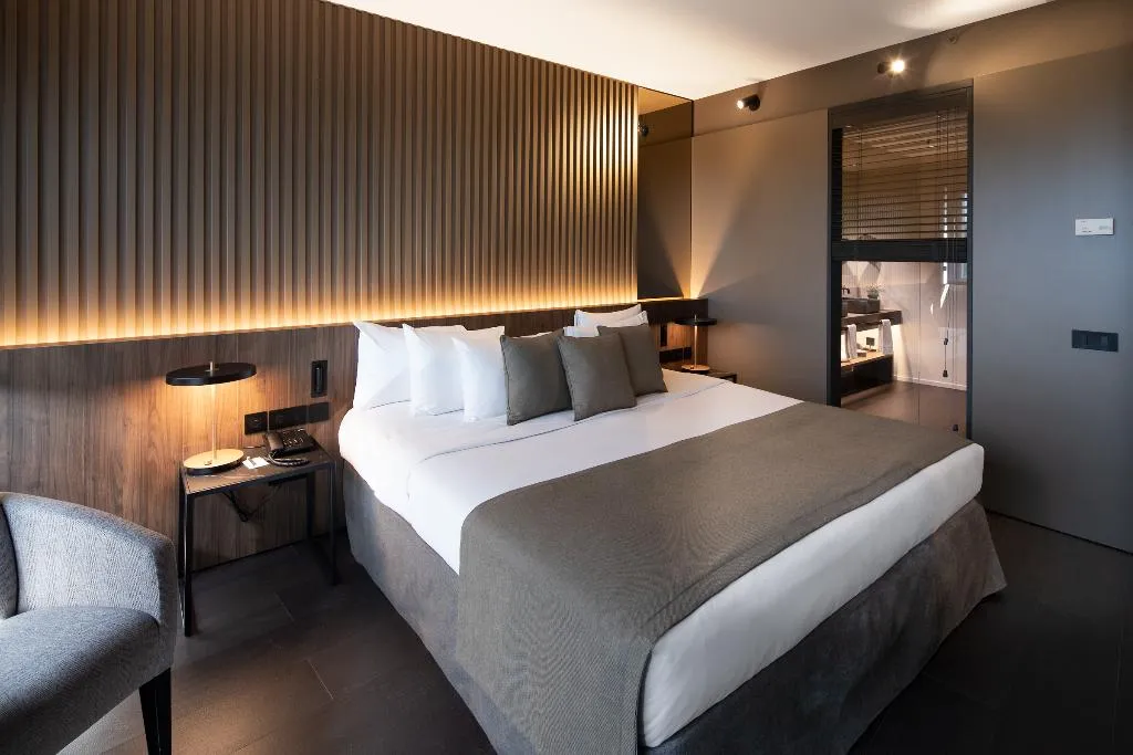 DOUBLE DELUXE Room, BAH Barcelona Airport Hotel, Barcelona