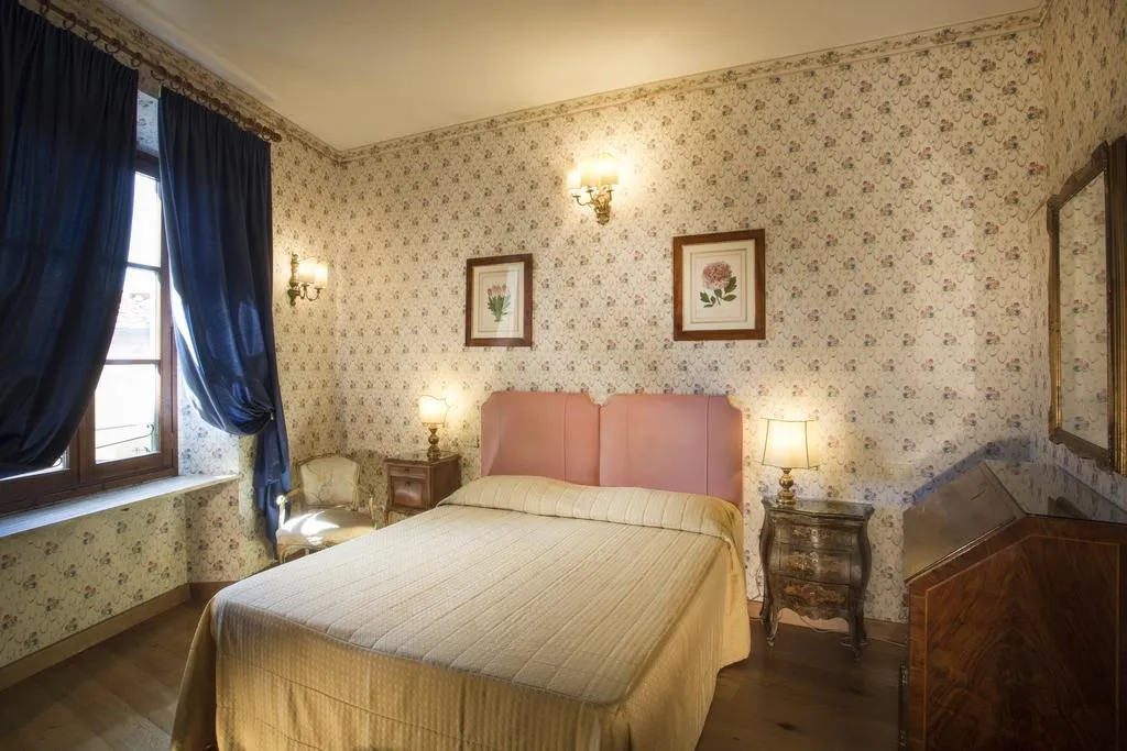 DOUBLE STANDARD Room, Hermitage, Florence