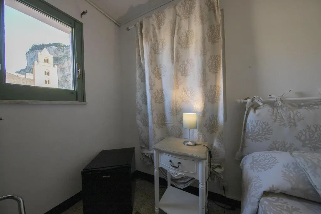 Room, Palazzo Villelmi, Palermo