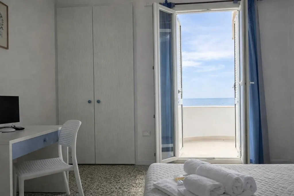 Double or Twin SEA VIEW Room, Hotiday Castelsardo Spiaggia, Cagliari